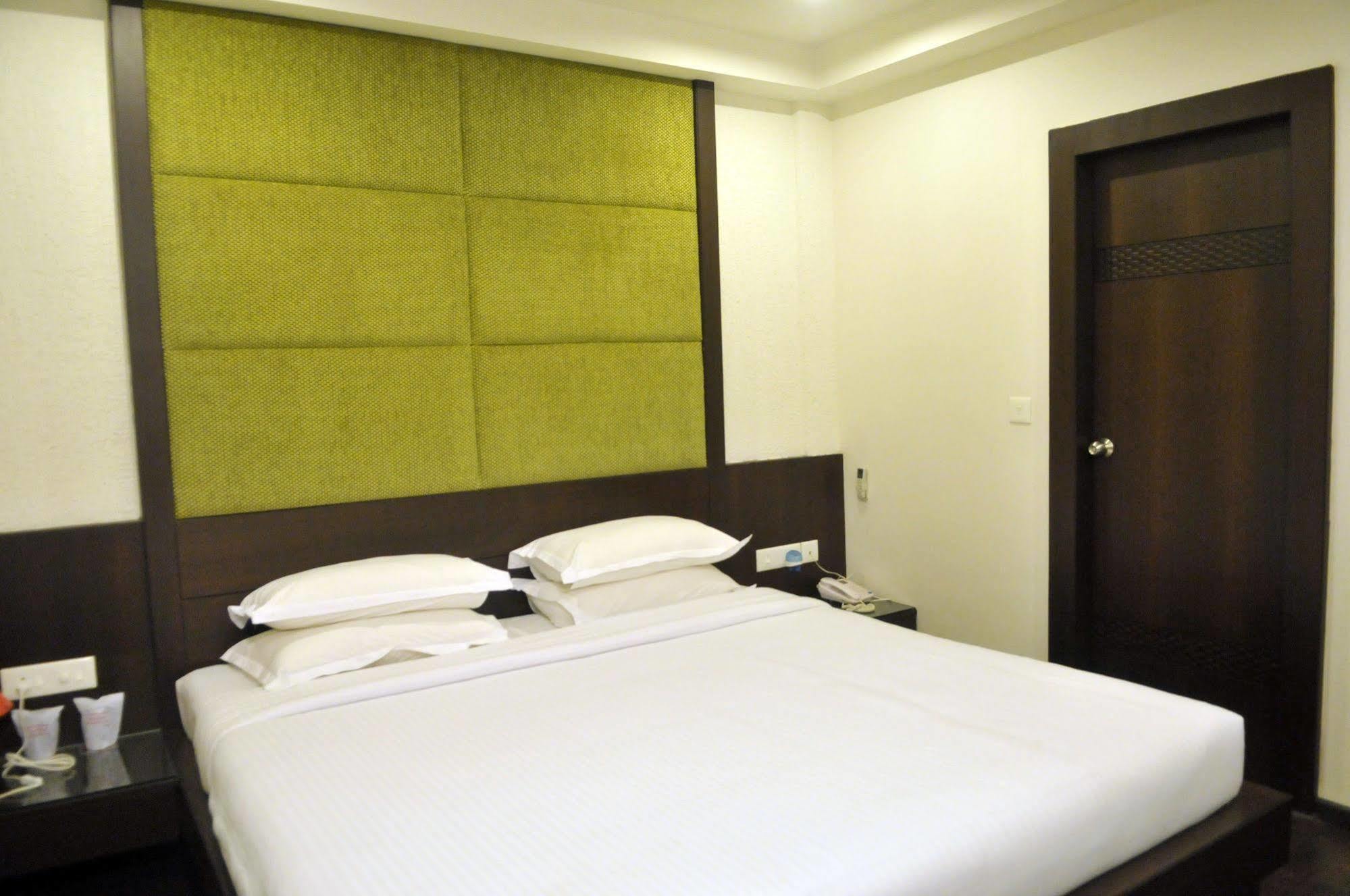 כלכותה Treebo Trend Hotel Relax Inn מראה חיצוני תמונה